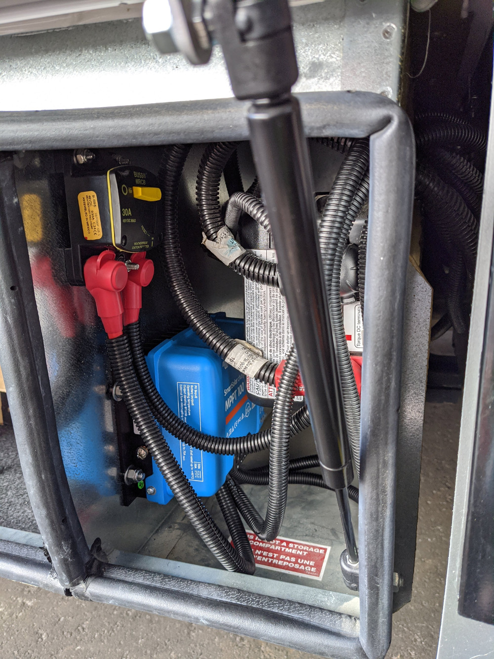 SmartSolar MPPT 100/50 Charge Controller