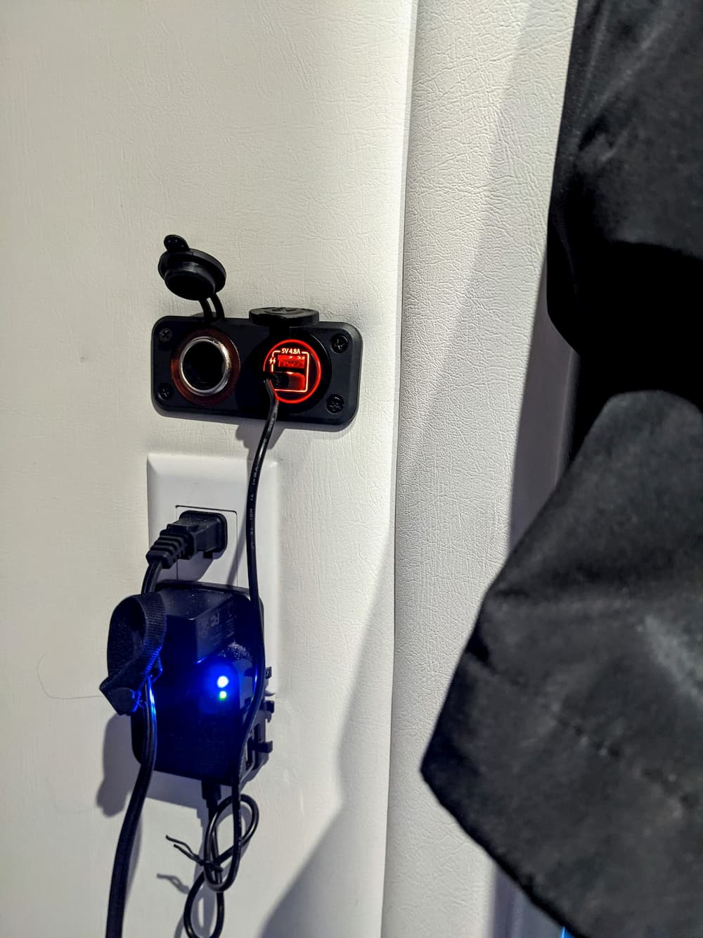 RV Dual Cigarette Lighter Socket and USB